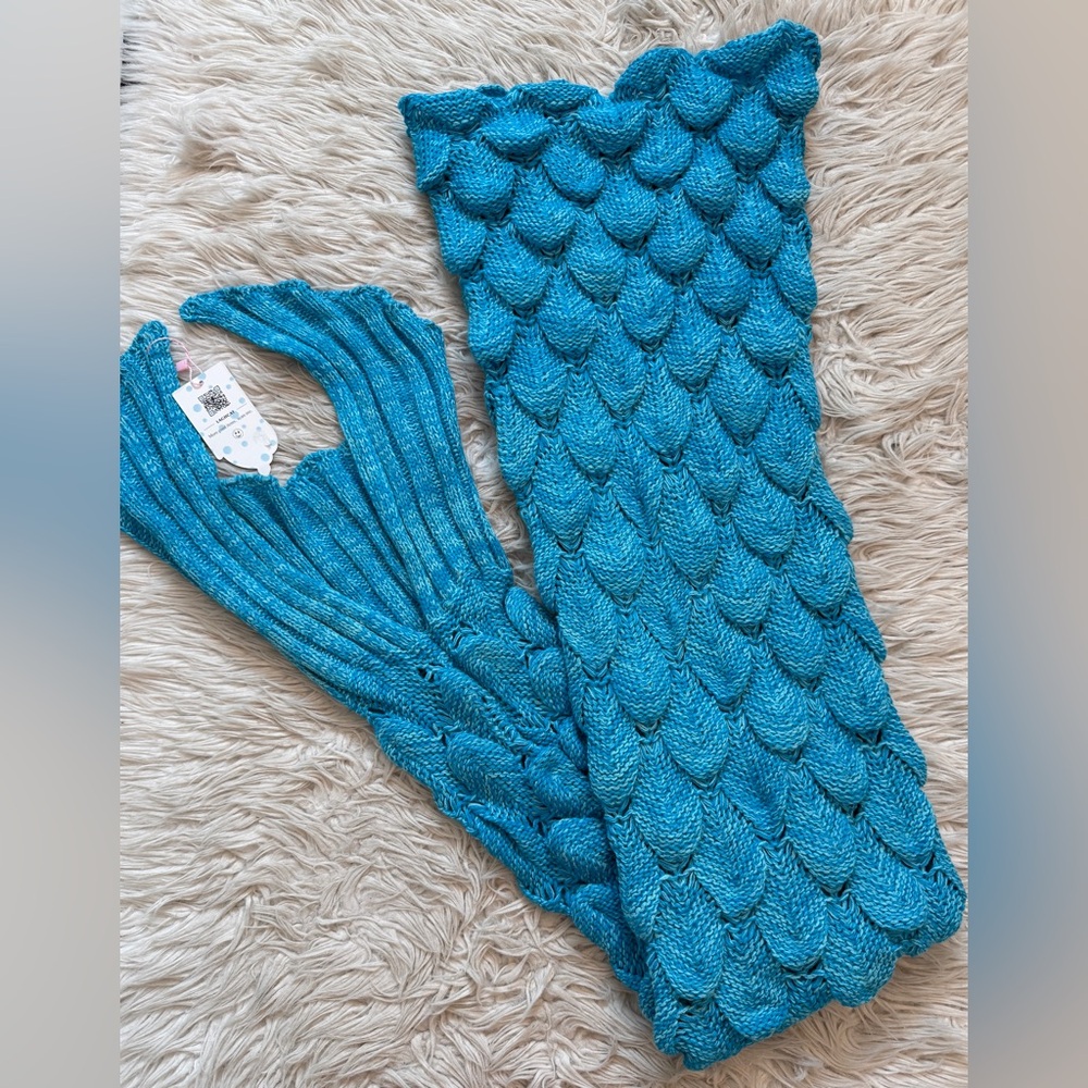 Mermaid lovers……NEW with tag crochet (sweater material) mermaid tail/blanket.